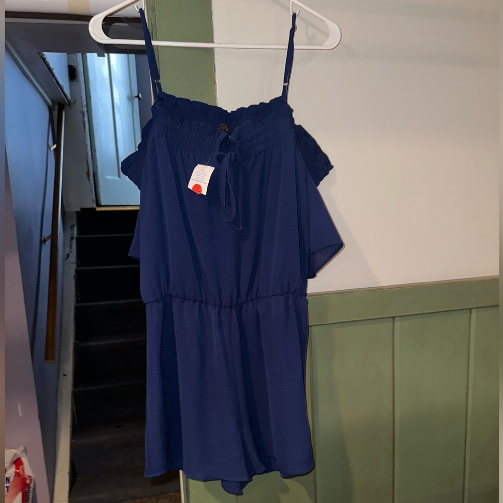 NWT women’s love chelsey romper size l